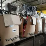LOTE 282 - 01 BASES E COPOS DE LIQUIDIFICADORES DIVERSOS (NO ESTADO, NÃO SABEMOS SE FUNCIONA. LEILÃO NÃO TEM GARANTIA E NEM DEVOLUÇÃO, SUJEITO A POSSÍVEIS AVARIAS VISÍVEIS/OCULTAS E/OU AUSÊNCIA DE COMPONENTES)