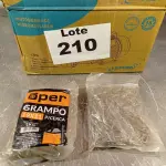 LOTE 210 - 18 KG GRAMPO P/CERCA 19X11 (NO ESTADO, NÃO SABEMOS SE FUNCIONA. LEILÃO NÃO TEM GARANTIA E NEM DEVOLUÇÃO, SUJEITO A POSSÍVEIS AVARIAS VISÍVEIS/OCULTAS E/OU AUSÊNCIA DE COMPONENTES)