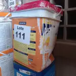 LOTE 111 - 02- LATAS DE TINTAS (NO ESTADO, NÃO SABEMOS SE FUNCIONA. LEILÃO NÃO TEM GARANTIA E NEM DEVOLUÇÃO, SUJEITO A POSSÍVEIS AVARIAS VISÍVEIS/OCULTAS E/OU AUSÊNCIA DE COMPONENTES)