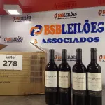 LOTE 278 - 04 – GARRAFAS DE VINHO 750ML (NO ESTADO, NÃO SABEMOS SE FUNCIONA. LEILÃO NÃO TEM GARANTIA E NEM DEVOLUÇÃO, SUJEITO A POSSÍVEIS AVARIAS VISÍVEIS/OCULTAS E/OU AUSÊNCIA DE COMPONENTES)