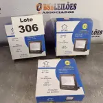 LOTE 306 - 03 - REFLETORES LED 20W (NO ESTADO, NÃO SABEMOS SE FUNCIONA. LEILÃO NÃO TEM GARANTIA E NEM DEVOLUÇÃO, SUJEITO A POSSÍVEIS AVARIAS VISÍVEIS/OCULTAS E/OU AUSÊNCIA DE COMPONENTES)