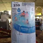 LOTE 259 - 01 - PISCINA ESTRUTURAL REDONDA BESTWAY 56681  6473 LITROS DE 3.66M AZUL (NO ESTADO, NÃO SABEMOS SE FUNCIONA. LEILÃO NÃO TEM GARANTIA E NEM DEVOLUÇÃO, SUJEITO A POSSÍVEIS AVARIAS VISÍVEIS/OCULTAS E/OU AUSÊNCIA DE COMPONENTES)