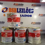LOTE 090 - 04 - LATAS ADESIVO DE CONTATO FORMICA (NO ESTADO, NÃO SABEMOS SE FUNCIONA. LEILÃO NÃO TEM GARANTIA E NEM DEVOLUÇÃO, SUJEITO A POSSÍVEIS AVARIAS VISÍVEIS/OCULTAS E/OU AUSÊNCIA DE COMPONENTES)