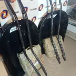 LOTE 228 - 02 - CARRINHOS DE MÃO (NO ESTADO, NÃO SABEMOS SE FUNCIONA. LEILÃO NÃO TEM GARANTIA E NEM DEVOLUÇÃO, SUJEITO A POSSÍVEIS AVARIAS VISÍVEIS/OCULTAS E/OU AUSÊNCIA DE COMPONENTES)