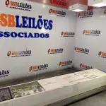LOTE 135 - 01 – TENDA GAZEBO 2,40 X2,40 (NO ESTADO, NÃO SABEMOS SE FUNCIONA. LEILÃO NÃO TEM GARANTIA E NEM DEVOLUÇÃO, SUJEITO A POSSÍVEIS AVARIAS VISÍVEIS/OCULTAS E/OU AUSÊNCIA DE COMPONENTES)