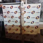 LOTE 059 - 01 - POSTE PATA ILUMINAÇÃO CURVO DUPLO (NO ESTADO, NÃO SABEMOS SE FUNCIONA. LEILÃO NÃO TEM GARANTIA E NEM DEVOLUÇÃO, SUJEITO A POSSÍVEIS AVARIAS VISÍVEIS/OCULTAS E/OU AUSÊNCIA DE COMPONENTES)01