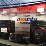 LOTE 113 - 01 - MINI SYSTEM PHILCO PHS1900BT PRETO COM BLUETOOTH 1900W DE POTÊNCIA - 127V/220V (NO ESTADO, NÃO SABEMOS SE FUNCIONA. LEILÃO NÃO TEM GARANTIA E NEM DEVOLUÇÃO, SUJEITO A POSSÍVEIS AVARIAS VISÍVEIS/OCULTAS E/OU AUSÊNCIA DE COMPONENTES)