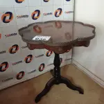 LOTE 036 - 01 MESA DECORATIVA (NO ESTADO, NÃO SABEMOS SE FUNCIONA. LEILÃO NÃO TEM GARANTIA E NEM DEVOLUÇÃO).