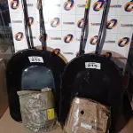 LOTE 215 - 02 - CARRINHOS DE MÃO (NO ESTADO, NÃO SABEMOS SE FUNCIONA. LEILÃO NÃO TEM GARANTIA E NEM DEVOLUÇÃO, SUJEITO A POSSÍVEIS AVARIAS VISÍVEIS/OCULTAS E/OU AUSÊNCIA DE COMPONENTES)
