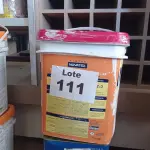 LOTE 111 - 02- LATAS DE TINTAS (NO ESTADO, NÃO SABEMOS SE FUNCIONA. LEILÃO NÃO TEM GARANTIA E NEM DEVOLUÇÃO, SUJEITO A POSSÍVEIS AVARIAS VISÍVEIS/OCULTAS E/OU AUSÊNCIA DE COMPONENTES)
