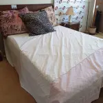 LOTE 014 - 01 CAMA EM MADEIRA ANTIGA COM COLCHÃO DE CASAL (NO ESTADO, NÃO SABEMOS SE FUNCIONA. LEILÃO NÃO TEM GARANTIA E NEM DEVOLUÇÃO).