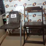LOTE 248 - 02 – CADEIRAS (NO ESTADO, NÃO SABEMOS SE FUNCIONA. LEILÃO NÃO TEM GARANTIA E NEM DEVOLUÇÃO, SUJEITO A POSSÍVEIS AVARIAS VISÍVEIS/OCULTAS E/OU AUSÊNCIA DE COMPONENTES)