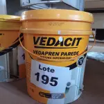 LOTE 195 - 01 - TINTA IMPERMEÁVEL VEDAPREN PAREDE 18KG - VEDACIT (NO ESTADO, NÃO SABEMOS SE FUNCIONA. LEILÃO NÃO TEM GARANTIA E NEM DEVOLUÇÃO, SUJEITO A POSSÍVEIS AVARIAS VISÍVEIS/OCULTAS E/OU AUSÊNCIA DE COMPONENTES)