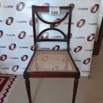 LOTE 020 - 01 MÁQUINA DE COSTURA SINGER COM CADEIRA ANTIGA EM MADEIRA ZIG ZAG MODELO 247 (NO ESTADO, NÃO SABEMOS SE FUNCIONA. LEILÃO NÃO TEM GARANTIA E NEM DEVOLUÇÃO).