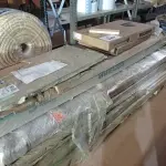 LOTE 327 - 01 LOTE DE MADEIRAS DIVERSAS (NO ESTADO, NÃO SABEMOS SE FUNCIONA. LEILÃO NÃO TEM GARANTIA E NEM DEVOLUÇÃO, SUJEITO A POSSÍVEIS AVARIAS VISÍVEIS/OCULTAS E/OU AUSÊNCIA DE COMPONENTES)
