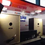LOTE 113 - 01 - MINI SYSTEM PHILCO PHS1900BT PRETO COM BLUETOOTH 1900W DE POTÊNCIA - 127V/220V (NO ESTADO, NÃO SABEMOS SE FUNCIONA. LEILÃO NÃO TEM GARANTIA E NEM DEVOLUÇÃO, SUJEITO A POSSÍVEIS AVARIAS VISÍVEIS/OCULTAS E/OU AUSÊNCIA DE COMPONENTES)
