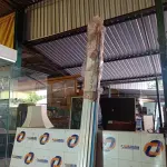 LOTE 064 - 30 – CANALETAS 2 MT COM FITA ADESIVA (NO ESTADO, NÃO SABEMOS SE FUNCIONA. LEILÃO NÃO TEM GARANTIA E NEM DEVOLUÇÃO, SUJEITO A POSSÍVEIS AVARIAS VISÍVEIS/OCULTAS E/OU AUSÊNCIA DE COMPONENTES)