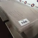 LOTE 166 - 01 -GUARDA ROUPA CLICK COM 3 PORTAS BRANCO - SANTOS ANDIRÁ (NO ESTADO, NÃO SABEMOS SE FUNCIONA. LEILÃO NÃO TEM GARANTIA E NEM DEVOLUÇÃO, SUJEITO A POSSÍVEIS AVARIAS VISÍVEIS/OCULTAS E/OU AUSÊNCIA DE COMPONENTES)