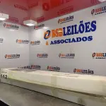 LOTE 112 - 01 – TENDA GAZEBO 2,40 X2,40 (NO ESTADO, NÃO SABEMOS SE FUNCIONA. LEILÃO NÃO TEM GARANTIA E NEM DEVOLUÇÃO, SUJEITO A POSSÍVEIS AVARIAS VISÍVEIS/OCULTAS E/OU AUSÊNCIA DE COMPONENTES)