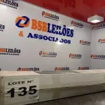 LOTE 135 - 01 – TENDA GAZEBO 2,40 X2,40 (NO ESTADO, NÃO SABEMOS SE FUNCIONA. LEILÃO NÃO TEM GARANTIA E NEM DEVOLUÇÃO, SUJEITO A POSSÍVEIS AVARIAS VISÍVEIS/OCULTAS E/OU AUSÊNCIA DE COMPONENTES)
