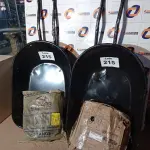 LOTE 215 - 02 - CARRINHOS DE MÃO (NO ESTADO, NÃO SABEMOS SE FUNCIONA. LEILÃO NÃO TEM GARANTIA E NEM DEVOLUÇÃO, SUJEITO A POSSÍVEIS AVARIAS VISÍVEIS/OCULTAS E/OU AUSÊNCIA DE COMPONENTES)