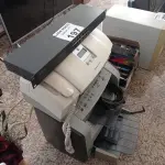 LOTE 197 - 02 IMPRESSORAS, TONERR E 01 SWITCH (NO ESTADO, NÃO SABEMOS SE FUNCIONA. LEILÃO NÃO TEM GARANTIA E NEM DEVOLUÇÃO).