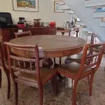 LOTE 140 - 01 MESA REDONDA EM MADEIRA COM 06 CADEIRAS EM MADEIRA ANTIGA (NO ESTADO, NÃO SABEMOS SE FUNCIONA. LEILÃO NÃO TEM GARANTIA E NEM DEVOLUÇÃO).