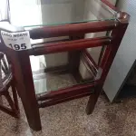 LOTE 195 - 02 MESINHA DE CENTRO QUADRADAS (NO ESTADO, NÃO SABEMOS SE FUNCIONA. LEILÃO NÃO TEM GARANTIA E NEM DEVOLUÇÃO).