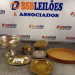 LOTE 220 - 01 LOTE COM ARTIGOS PARA DECORAÇÃO (NO ESTADO, NÃO SABEMOS SE FUNCIONA. LEILÃO NÃO TEM GARANTIA E NEM DEVOLUÇÃO).
