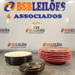 LOTE 135 - 06 PRATOS VERMELHOS E 07 PRATOS DE SOBREMESA (NO ESTADO, NÃO SABEMOS SE FUNCIONA. LEILÃO NÃO TEM GARANTIA E NEM DEVOLUÇÃO).