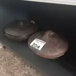 LOTE 204 - 01 LOTE COM 03 PANELAS DE BARRO (NO ESTADO, NÃO SABEMOS SE FUNCIONA. LEILÃO NÃO TEM GARANTIA E NEM DEVOLUÇÃO).