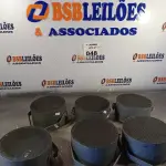 LOTE 048 - 06 ALTO-FALANTES COM SUPORTE DE FERRO. (NO ESTADO, LEILÃO NÃO TEM GARANTIA E NEM DEVOLUÇÃO, SUJEITO A POSSÍVEIS AVARIAS VISÍVEIS/OCULTAS E/OU AUSÊNCIA DE COMPONENTES).