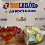 LOTE 134 - 01 FRUTEIRA EM VIDRO (NO ESTADO, NÃO SABEMOS SE FUNCIONA. LEILÃO NÃO TEM GARANTIA E NEM DEVOLUÇÃO).