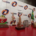 LOTE 062 - 01 LOTE COM ARTIGOS DE DECORAÇÃO (NO ESTADO, NÃO SABEMOS SE FUNCIONA. LEILÃO NÃO TEM GARANTIA E NEM DEVOLUÇÃO). 