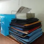 LOTE 081 - 01 LOTE COM PASTAS PARA DOCUMENTOS (NO ESTADO, NÃO SABEMOS SE FUNCIONA. LEILÃO NÃO TEM GARANTIA E NEM DEVOLUÇÃO).