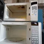 LOTE 038 - 03 MICRO-ONDAS MARCAS E MODELOS DIVERSOS PARA RETIRADA DE PEÇAS. (NO ESTADO, LEILÃO NÃO TEM GARANTIA E NEM DEVOLUÇÃO, SUJEITO A POSSÍVEIS AVARIAS VISÍVEIS/OCULTAS E/OU AUSÊNCIA DE COMPONENTES).