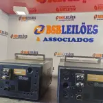 LOTE 024 - 02 MONITORES ANTIGOS MARCA SONY. (NO ESTADO, LEILÃO NÃO TEM GARANTIA E NEM DEVOLUÇÃO, SUJEITO A POSSÍVEIS AVARIAS VISÍVEIS/OCULTAS E/OU AUSÊNCIA DE COMPONENTES).