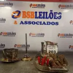 LOTE 203 - 01 LOTE COM ARTIGOS DE DECORAÇÃO (NO ESTADO, NÃO SABEMOS SE FUNCIONA. LEILÃO NÃO TEM GARANTIA E NEM DEVOLUÇÃO).