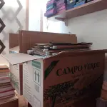 LOTE 100 - 01 LOTE COM LIVROS DIVERSOS (NO ESTADO, NÃO SABEMOS SE FUNCIONA. LEILÃO NÃO TEM GARANTIA E NEM DEVOLUÇÃO).