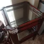 LOTE 195 - 02 MESINHA DE CENTRO QUADRADAS (NO ESTADO, NÃO SABEMOS SE FUNCIONA. LEILÃO NÃO TEM GARANTIA E NEM DEVOLUÇÃO).