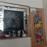 LOTE 172 - 02 QUADROS DECORATIVOS (NO ESTADO, NÃO SABEMOS SE FUNCIONA. LEILÃO NÃO TEM GARANTIA E NEM DEVOLUÇÃO).