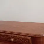 LOTE 218 - 01 MÓVEL ANTIGO EM MADEIRA (NO ESTADO, NÃO SABEMOS SE FUNCIONA. LEILÃO NÃO TEM GARANTIA E NEM DEVOLUÇÃO).