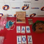 LOTE 087 - 01 LOTE COM MASSAGEADOR ANTIGO, CERÂMICAS COM LETRAS E 01 MÁSCARA (NO ESTADO, NÃO SABEMOS SE FUNCIONA. LEILÃO NÃO TEM GARANTIA E NEM DEVOLUÇÃO).