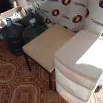 LOTE 246 - 01 LOTE COM BOTAS PARA FRIO, GARRAFÕES DE ÁGUA, BANQUETA E GAVETEIRO DE PLÁSTICO (NO ESTADO, NÃO SABEMOS SE FUNCIONA. LEILÃO NÃO TEM GARANTIA E NEM DEVOLUÇÃO).