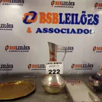 LOTE 222 - 01 LOTE COM TRAVESSAS E 01 JARRO PARA DECORAÇÃO (NO ESTADO, NÃO SABEMOS SE FUNCIONA. LEILÃO NÃO TEM GARANTIA E NEM DEVOLUÇÃO).