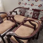 LOTE 128 - 03 POLTRONAS EM MADEIRA ANTIGA (NO ESTADO, NÃO SABEMOS SE FUNCIONA. LEILÃO NÃO TEM GARANTIA E NEM DEVOLUÇÃO).