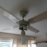 LOTE 069 - 01 VENTILADOR DE TETO (NO ESTADO, NÃO SABEMOS SE FUNCIONA. LEILÃO NÃO TEM GARANTIA E NEM DEVOLUÇÃO).