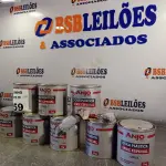 LOTE 059 - 08 LATAS DE COLA PLÁSTICA ANJO. (NO ESTADO, LEILÃO NÃO TEM GARANTIA E NEM DEVOLUÇÃO, SUJEITO A POSSÍVEIS AVARIAS VISÍVEIS/OCULTAS E/OU AUSÊNCIA DE COMPONENTES).