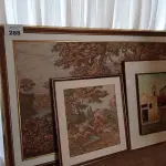 LOTE 288 - 03 QUADROS DECORATIVOS (NO ESTADO, NÃO SABEMOS SE FUNCIONA. LEILÃO NÃO TEM GARANTIA E NEM DEVOLUÇÃO).