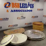 LOTE 165 - 01 LOTE COM PRATOS DE MADEIRA PARA PANELA (NO ESTADO, NÃO SABEMOS SE FUNCIONA. LEILÃO NÃO TEM GARANTIA E NEM DEVOLUÇÃO).